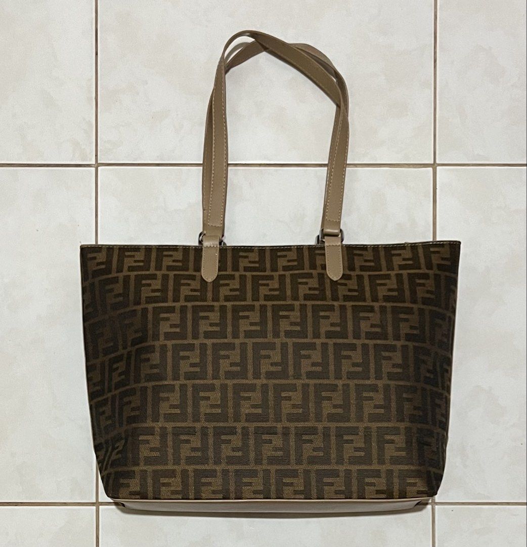 FENDI ROMA FF MONOGRAM TOTE BAG (Category: Tote Bags) located in Cavite. Submitted by drip_syndicate (Listing ID 1460916086, Image 2). Description: CONDITION: 9.5/10 COLOR RATE: 9.5/10 NO ISSUE .