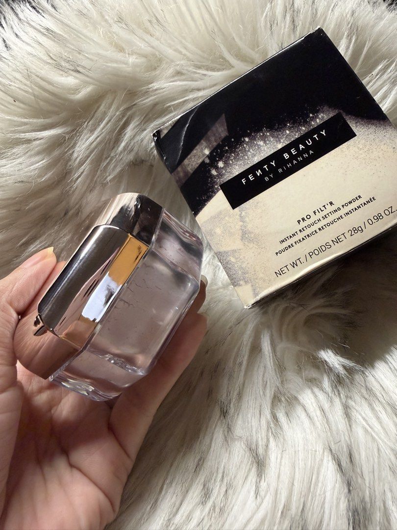 Fenty Powder in Lavander (Category: Makeup) located in Bulacan. Submitted by karisma_noverra (Listing ID 1460730343, Image 2). Description: Very fine un powder and blurring.