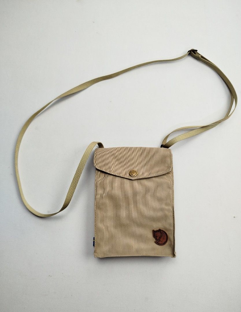 Fjallraven Pocket-Shoulder Bag (Category: Sling Bags) located in General Santos City (Dadiangas). Submitted by reupph (Listing ID 1460900566, Image 1). Description: Good Condition Signs of used 380+SF.