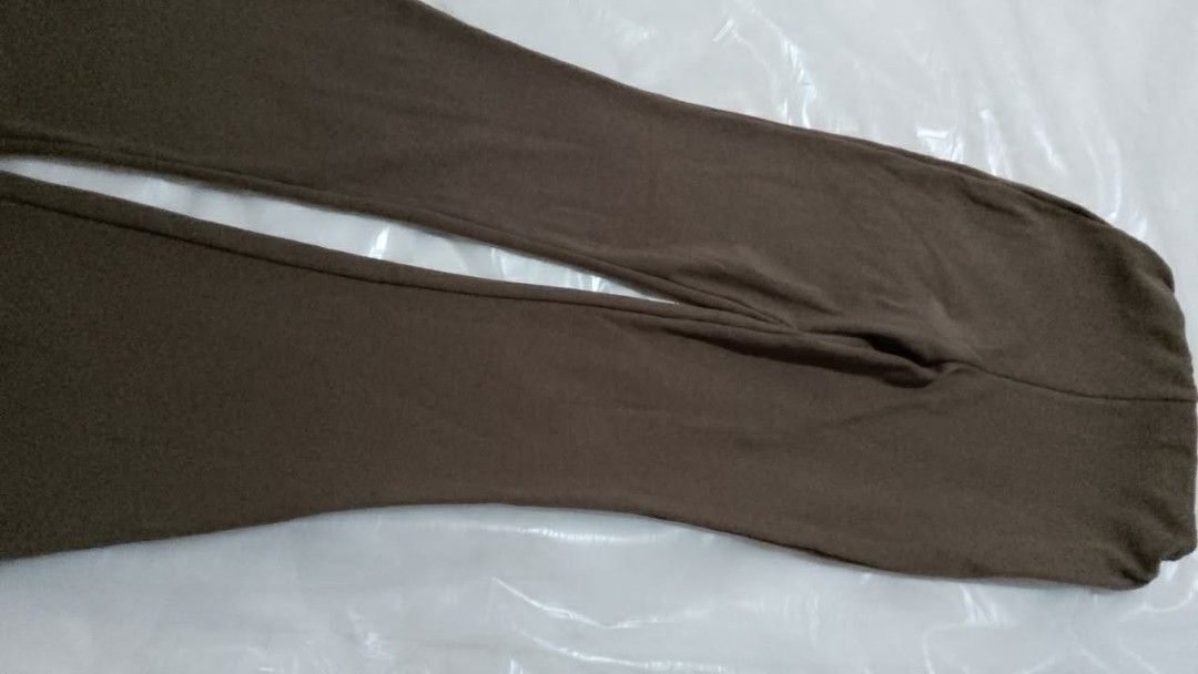 Flared brown bottoms (Category: Other Bottoms) located in Batangas. Submitted by srene.rcks (Listing ID 1460728451, Image 1). Description: -smooth -thick fabric -not heavy -for tall people, preferably -can be adjusted by the waistband, you can fold it to make it lower or higher: your choice.