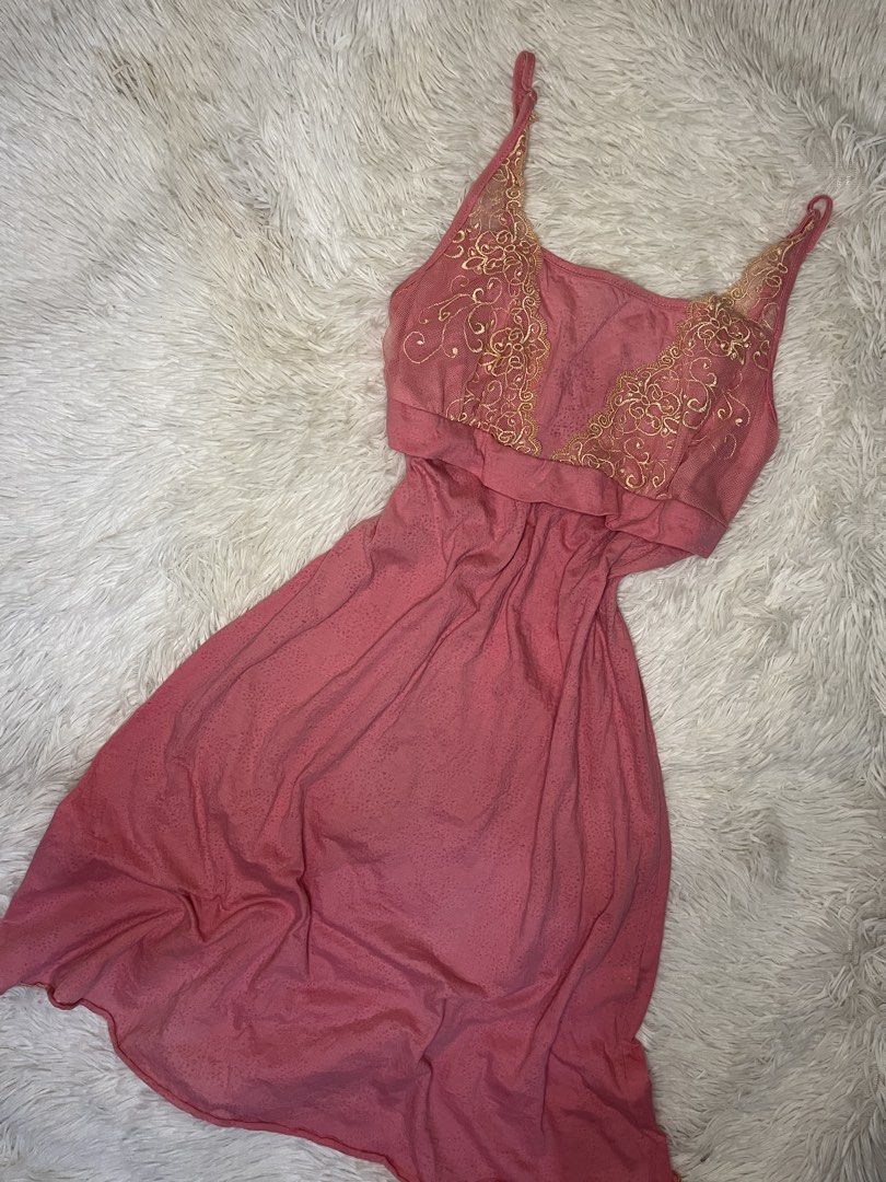 Floral Embroidery Dress (Category: Dresses) located in Alaminos. Submitted by ziaxieee (Listing ID 1460804717, Image 2). Description: - no flaws - small to medium - in good condition - sleeveless.