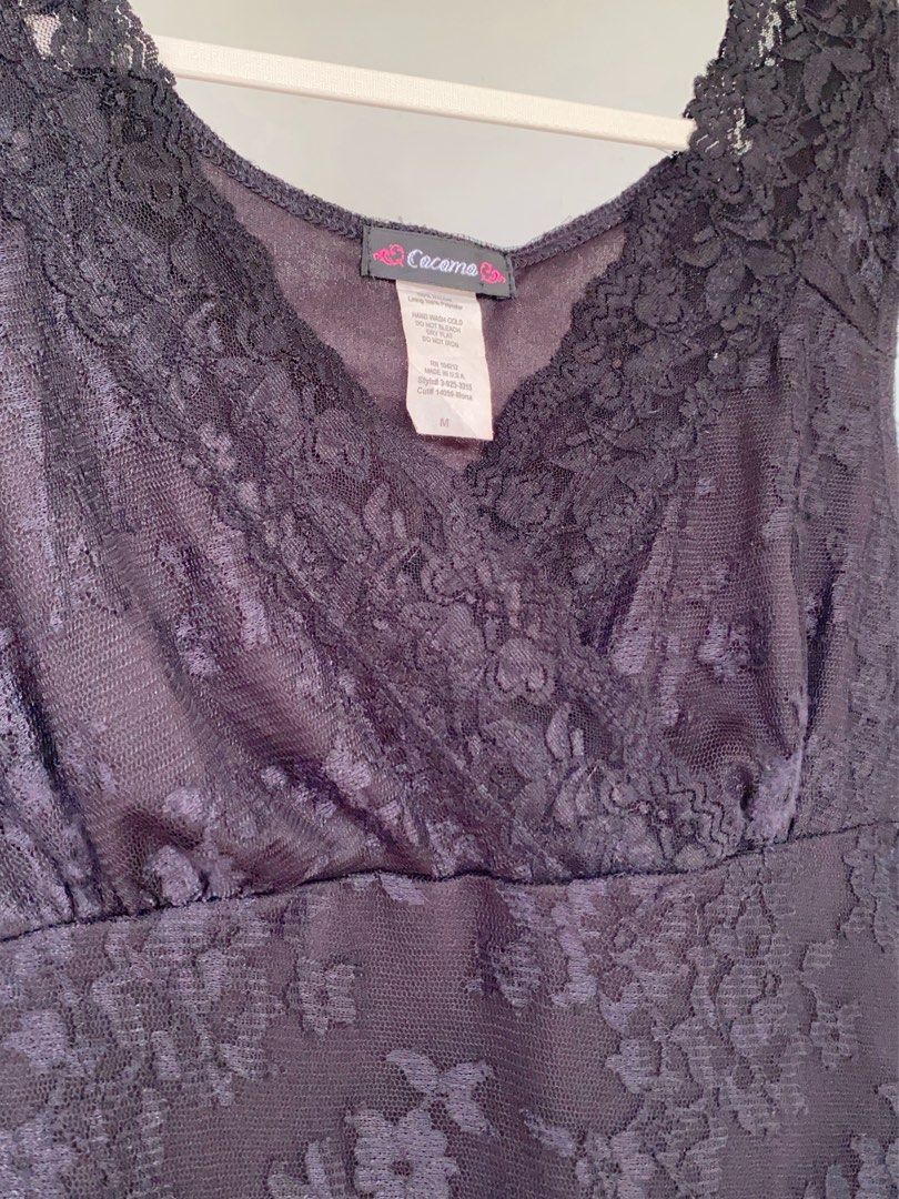 FLORAL LACE TOP (Category: Blouses) located in Naga. Submitted by willowjuls (Listing ID 1460742609, Image 3). Description: Gorgeous textured floral lace with a flattering wrap-style V neckline. ♡ All-over floral lace ♡ V-neckline ♡ Sleeveless ♡ Fitted silhouette ♡ Scalloped lace hem ♡ Romantic feminine detailing Issue (minor): refer to the last pic.