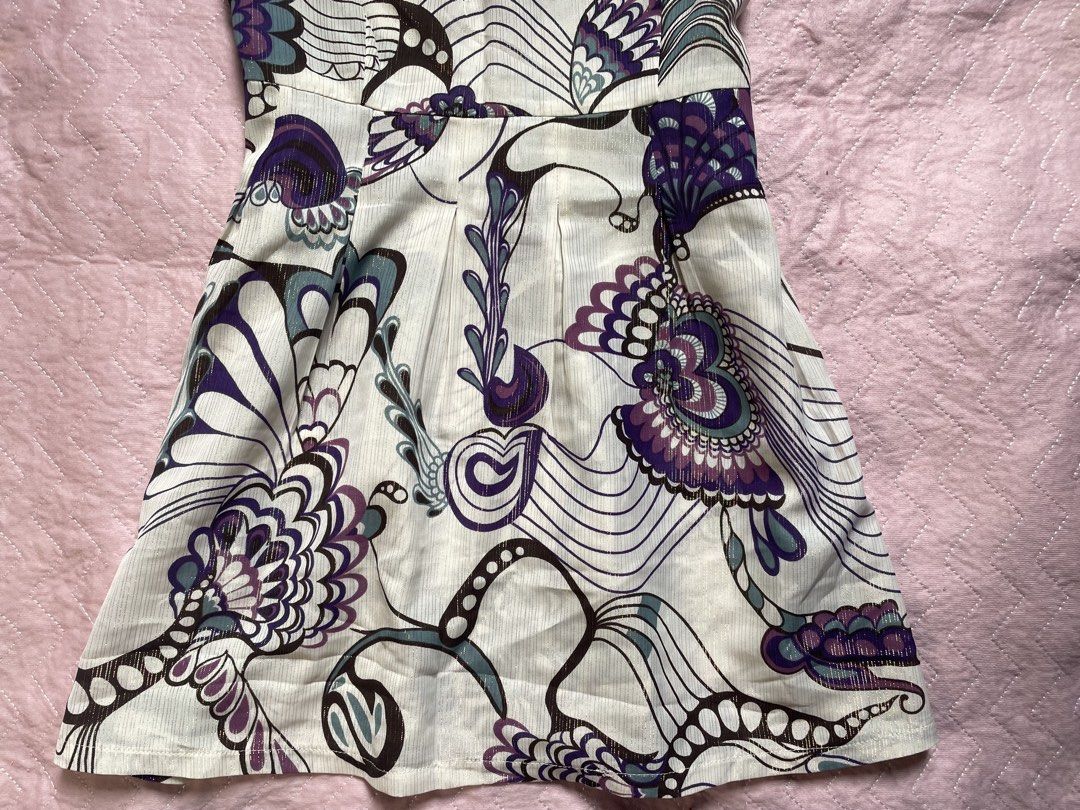 floral top (Category: Sleeveless) located in Meycauayan. Submitted by fae.trove (Listing ID 1460807449, Image 3). Description: .