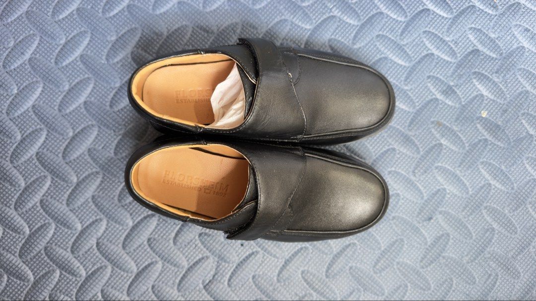 Florsheim Leather shoes (Category: Babies & Kids Fashion) located in Pasig City. Submitted by thelesslife.mnl (Listing ID 1460729035, Image 3). Description: With box Brandnew Size 26 Sold separately .