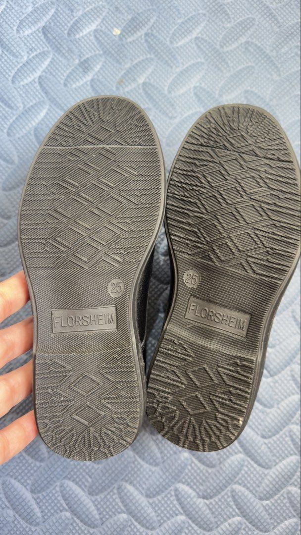 Florsheim Leather shoes (Category: Babies & Kids Fashion) located in Pasig City. Submitted by thelesslife.mnl (Listing ID 1460729035, Image 2). Description: With box Brandnew Size 26 Sold separately .