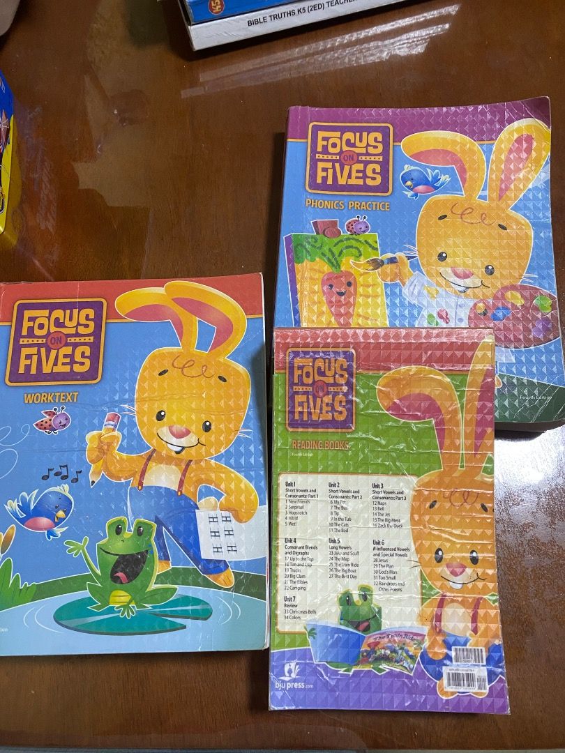 Set Focus on Fives Reading Books, Worktext, and Phonics Practice (Category: Children's Books) located in Agdangan. Submitted by ifryl (Listing ID 1460765865, Image 2). Description: Focus on Five Reading - as new Focus on Five Student Workbook - with pencil markings Focus on Five Phonics Practice - with pencil markings - Focus on Fives educational book set - Includes: Reading Books (Fourth Edition), Student Worktext, Phonics Practice - Ideal for e
