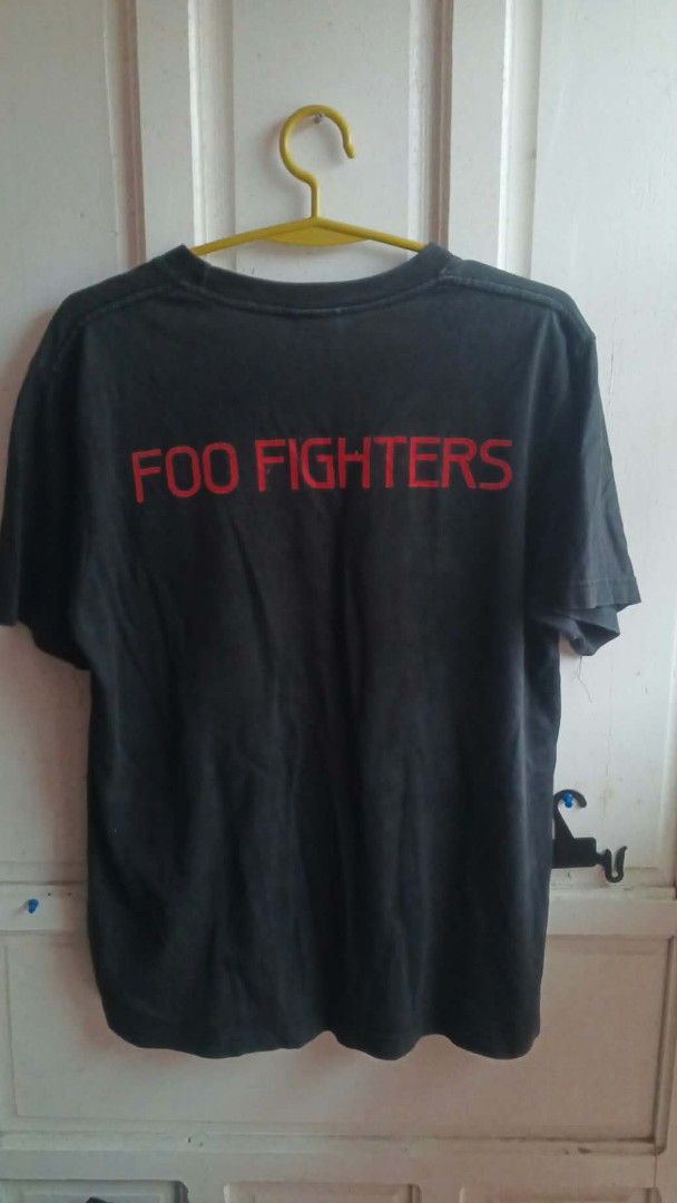 Foo Fighters Wasting Light T-Shirt Size M (Category: Tshirts & Polo Shirts ) located in Quezon City. Submitted by wheelsonmeals (Listing ID 1460730264, Image 3). Description: - Black Foo Fighters t-shirt - Features Wasting Light album artwork on the front - Foo Fighters text printed on the back - Made from 100% cotton - Tag size: Medium (M).