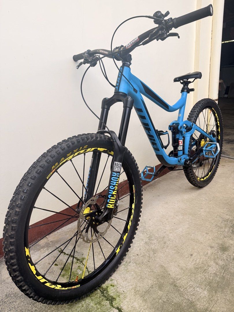 Giant reign 2 fullsus (Category: Bicycles) located in Manila. Submitted by jioeliz (Listing ID 1460726790, Image 2). Description: Frame: GIANT REIGN 2 Size: L | 27.5 Front Shock: ROCKSHOX PIKE REAR Shock: ROCKSHOX DELUXE Dropper seatpost: LEV INTEGRA(need service) Handle Bar: RENTHAL FATBAR LITE CARBON Stem: RACEFACE Saddle: GIANT CONTACT Brake lever: SHIMANO DEORE XT Shifter lever: DYNA-SYS 11 Rd: SHIMANO DEORE XT | 11S Crank: SHIMANO DEORE XT |