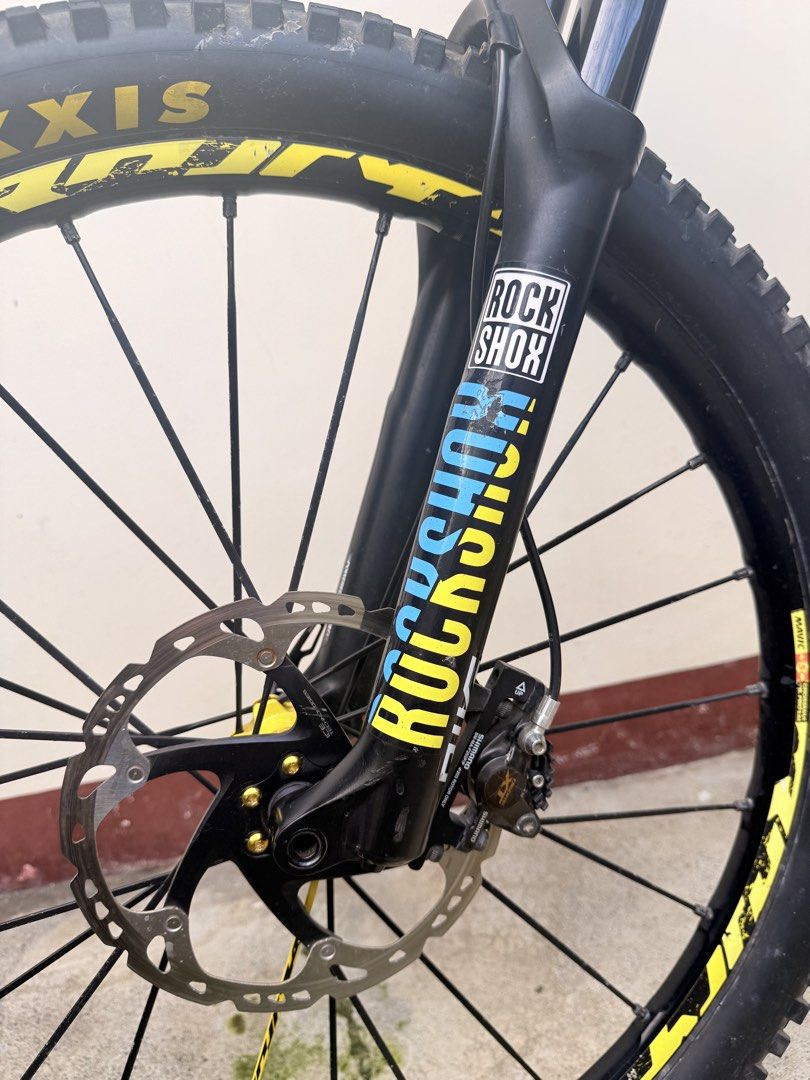 Giant reign 2 fullsus (Category: Bicycles) located in Manila. Submitted by jioeliz (Listing ID 1460726790, Image 3). Description: Frame: GIANT REIGN 2 Size: L | 27.5 Front Shock: ROCKSHOX PIKE REAR Shock: ROCKSHOX DELUXE Dropper seatpost: LEV INTEGRA(need service) Handle Bar: RENTHAL FATBAR LITE CARBON Stem: RACEFACE Saddle: GIANT CONTACT Brake lever: SHIMANO DEORE XT Shifter lever: DYNA-SYS 11 Rd: SHIMANO DEORE XT | 11S Crank: SHIMANO DEORE XT |