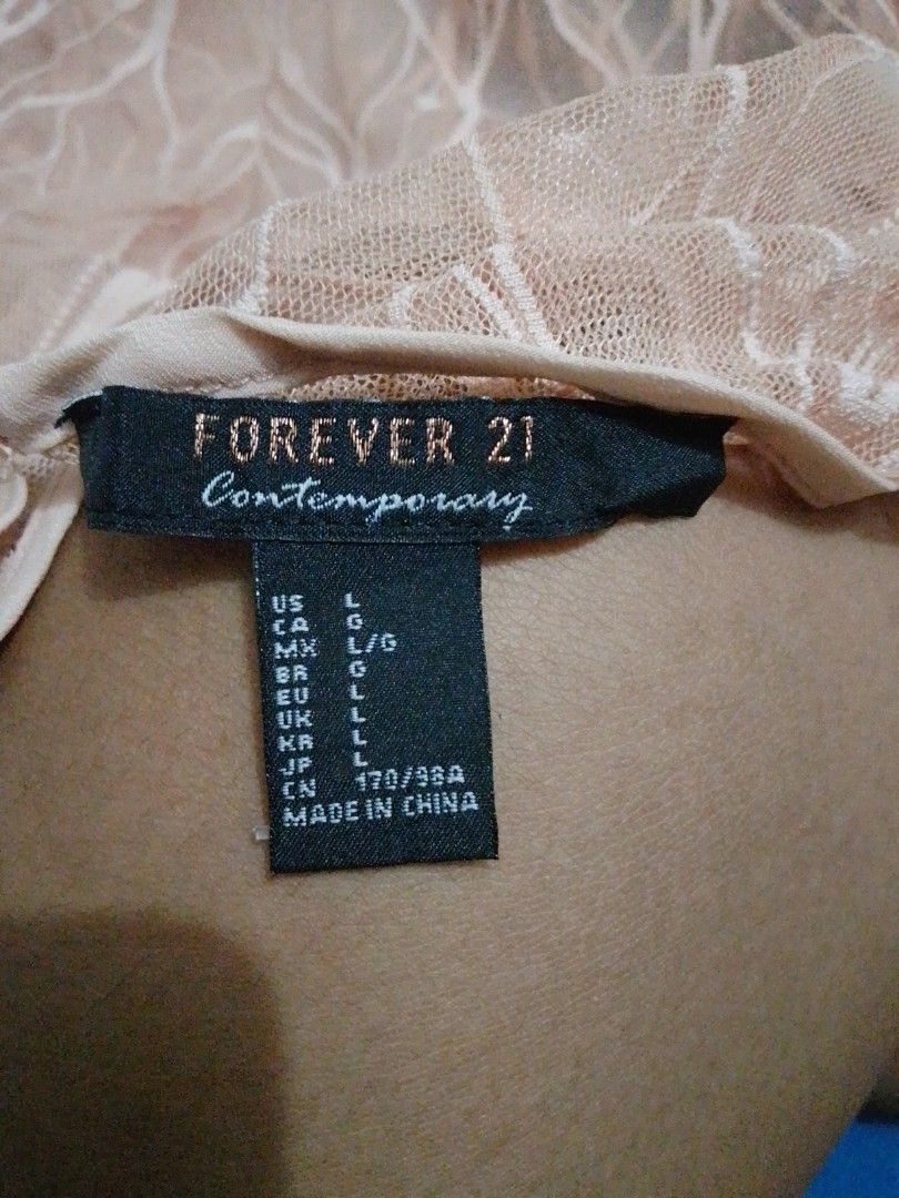 Forever 21 (Category: Longsleeves) located in Bacoor. Submitted by warmeagle_27a62a (Listing ID 1460804714, Image 2). Description: declutter.