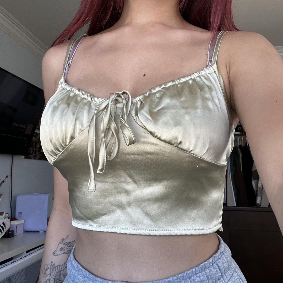 Forever 21 Satin Sleeveless Crop Top (Category: Others Tops) located in Binan City. Submitted by jaewinhaul (Listing ID 1460795006, Image 3). Description: - Model for reference only - Size: Small - Location: Biñan City, Laguna - Payment: Gcash.