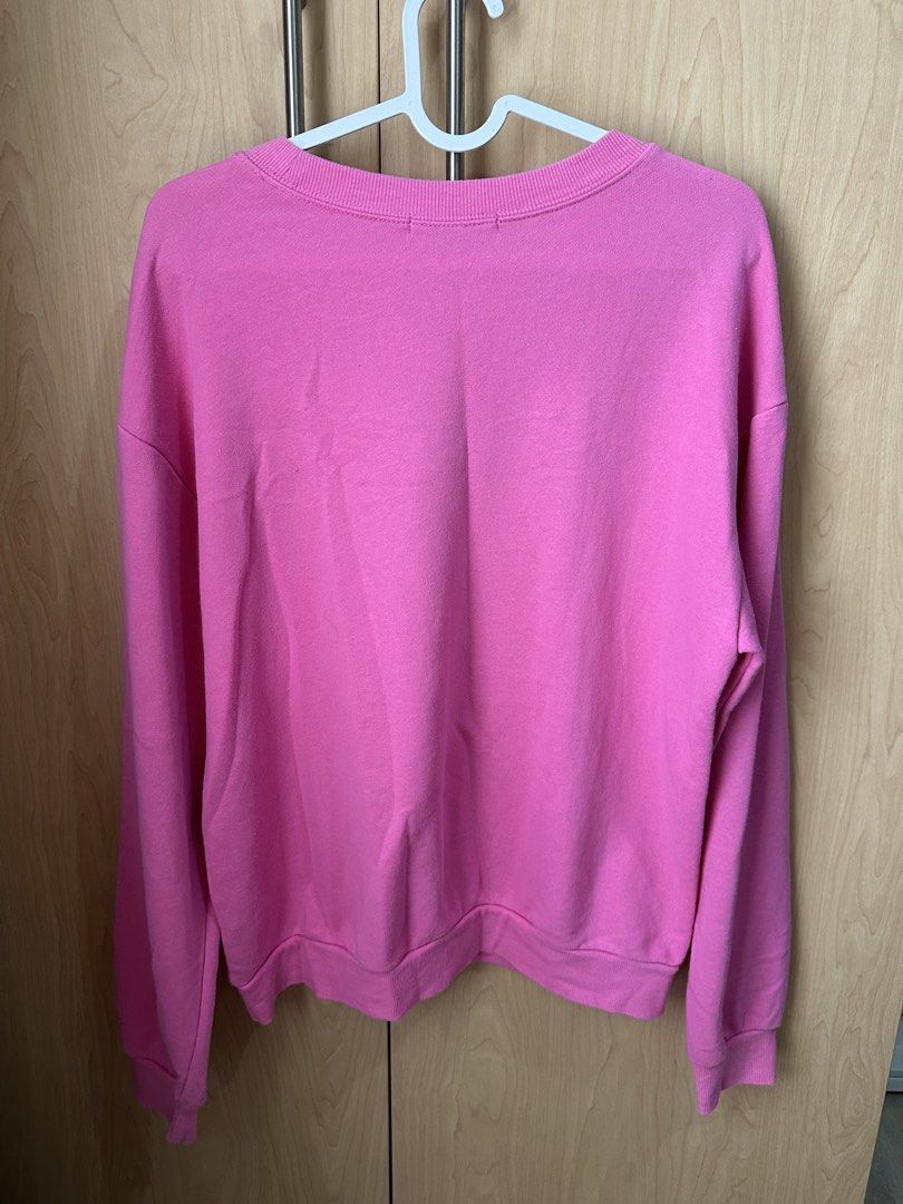 Forever 21 Sweater - Fuchsia Pink (Category: Longsleeves) located in Angeles City. Submitted by ginlyy (Listing ID 1460865472, Image 2). Description: Used once lang Authentic f21 brand Size: M fit up to L Orig price is 900 plus Add 100 for sf.