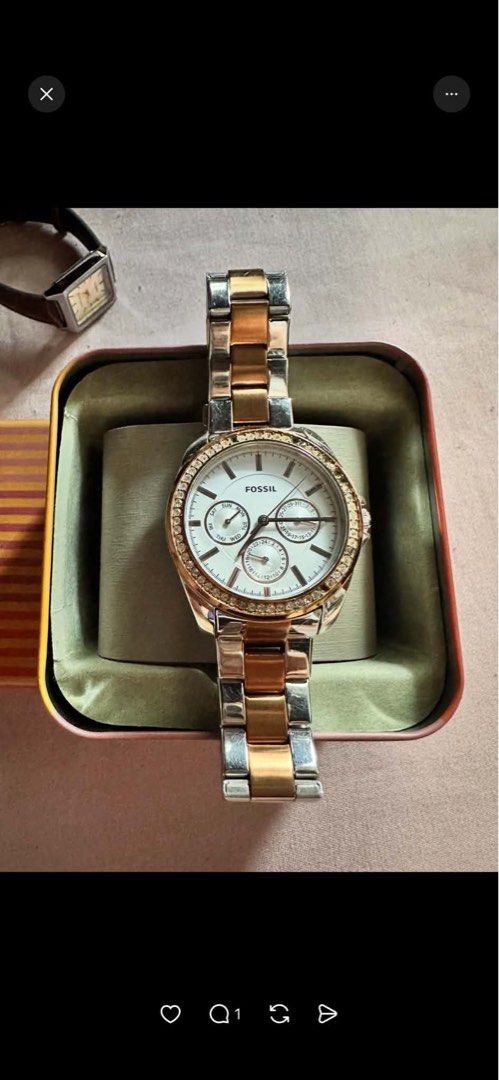Fossil Two-Tone Watch with Crystal Bezel (Category: Women's Watches) located in Makati City. Submitted by robitusssinpapi (Listing ID 1460836308, Image 1). Description: Issue: Not battery Missing rhinestones Makati location Negotiable .
