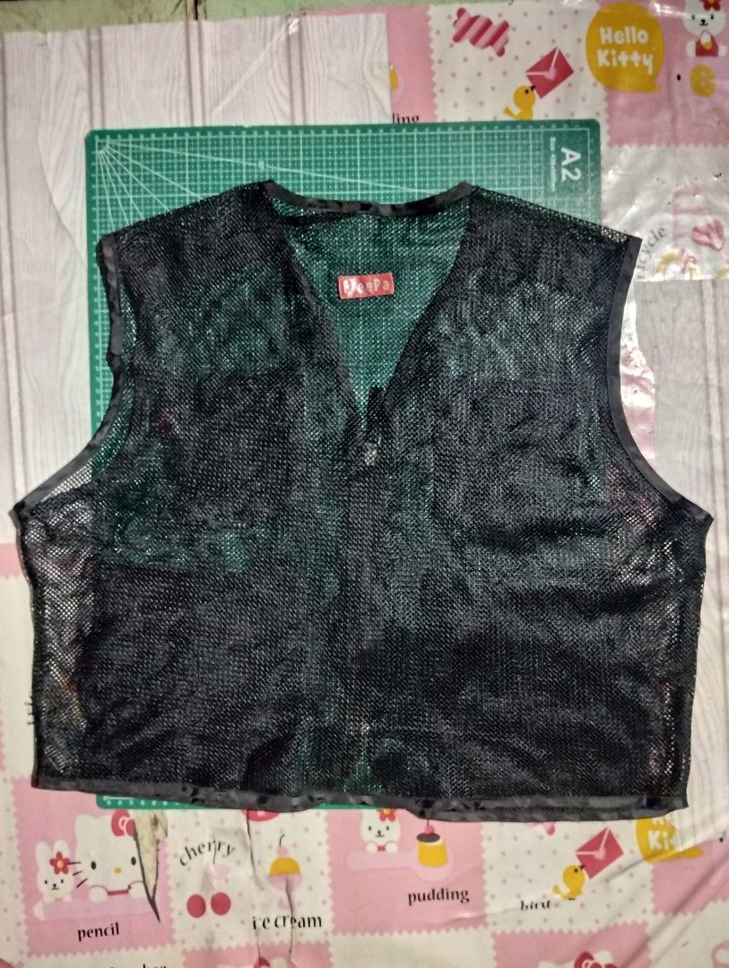 Freepa Cargo Vest (Category: Vests) located in Makati City. Submitted by christhrift10 (Listing ID 1460914471, Image 2). Description: Freepa Cargo Vest Best fit Large 24x21 Good condition P250+sf Loc.Olympia, Makati Pick-up or Delivery Gcash ready if J&T.