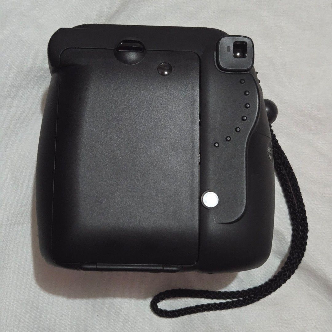 Fujifilm Instax Mini 8 Instant Camera - Black (Category: Cameras) located in Quezon City. Submitted by garagesaleklub (Listing ID 1460784326, Image 2). Description: Black Fujifilm Instax Mini 8 Instant Camera P2,000 + lsf - instant film & battery is NOT included - with flash and wrist strap - ideal for parties and events!! great to take memories and pictures with family, friends, and/or partners!! - easy to use!! - uses 2 double-a batteries!! mop