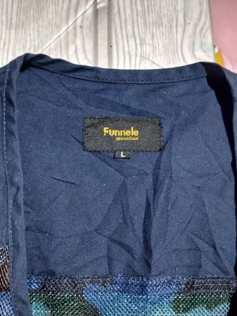 Funnele Cargo Vest (Category: Vests) located in Makati City. Submitted by christhrift10 (Listing ID 1460914498, Image 2). Description: Funnele Cargo Vest Large on tag 21.5x23 Good condition P300+sf Loc.Olympia, Makati Pick-up or Delivery Gcash ready if J&T.