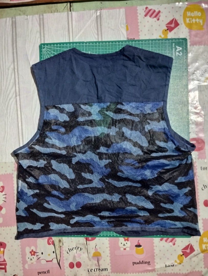 Funnele Cargo Vest (Category: Vests) located in Makati City. Submitted by christhrift10 (Listing ID 1460914498, Image 3). Description: Funnele Cargo Vest Large on tag 21.5x23 Good condition P300+sf Loc.Olympia, Makati Pick-up or Delivery Gcash ready if J&T.