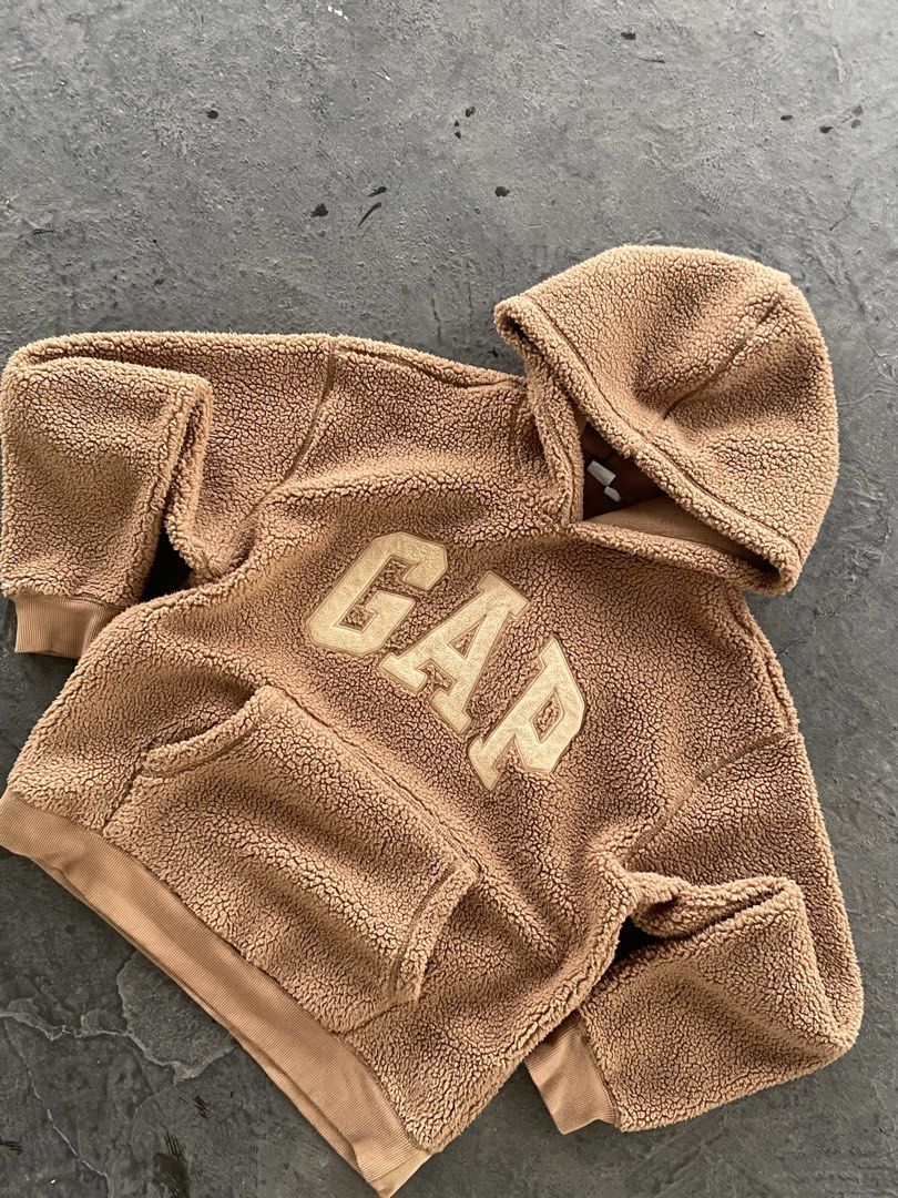 GAP Hoodie (Category: Hoodies) located in Manila. Submitted by mr.daco (Listing ID 1460768649, Image 2). Description: Dimes:21x27 No issue Good as new Isusuot nlng Pm if interested .