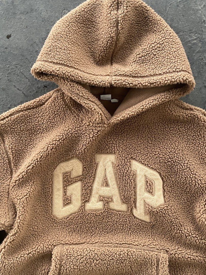 GAP Hoodie (Category: Hoodies) located in Manila. Submitted by mr.daco (Listing ID 1460768649, Image 3). Description: Dimes:21x27 No issue Good as new Isusuot nlng Pm if interested .