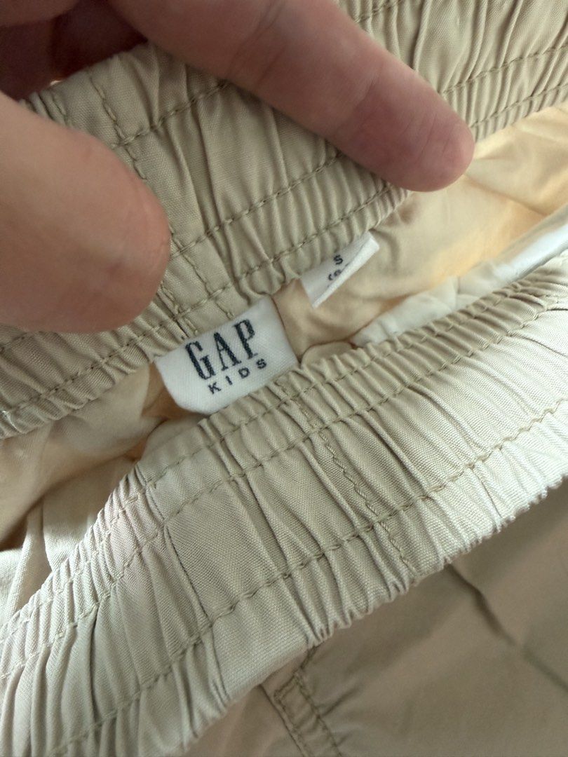 GAP Kids Elastic Waist Drawstring Shorts (Category: Babies & Kids Fashion) located in Pasig City. Submitted by hellolala.94 (Listing ID 1460742618, Image 2). Description: - GAP Kids beige shorts - Size S, fits 5-7yr old - Elastic waistband with drawstring .