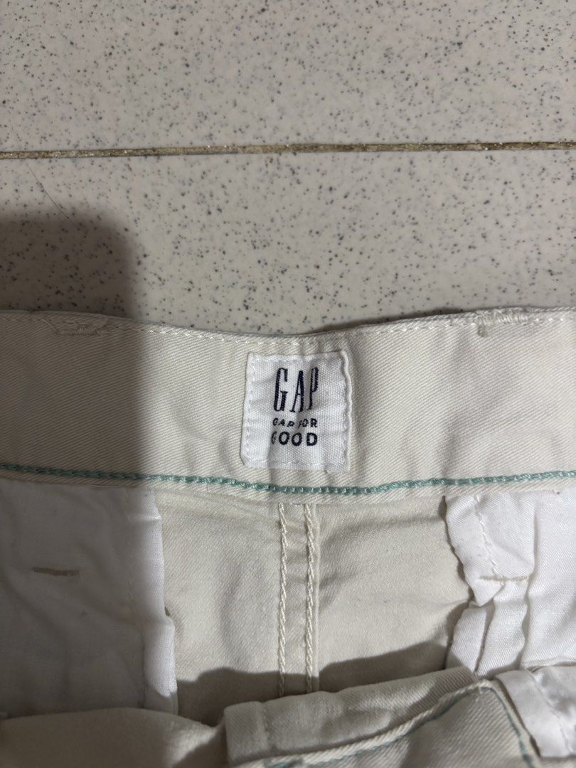 GAP shorts (Category: Shorts) located in Cagayan de Oro. Submitted by thriftcgyph (Listing ID 1460810709, Image 2). Description: GAP ₱350 NO ISSUE COLOE RATE: 8/10 NO SIZE ON TAG L: 20 W: 32.