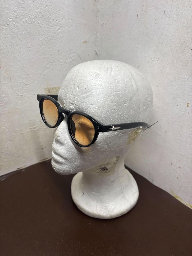 GENTLE MONSTER Von (Category: Vision Care) located in Bacoor. Submitted by fafofa (Listing ID 1460855545, Image 1). Description: GENTLE MONSTER Von.