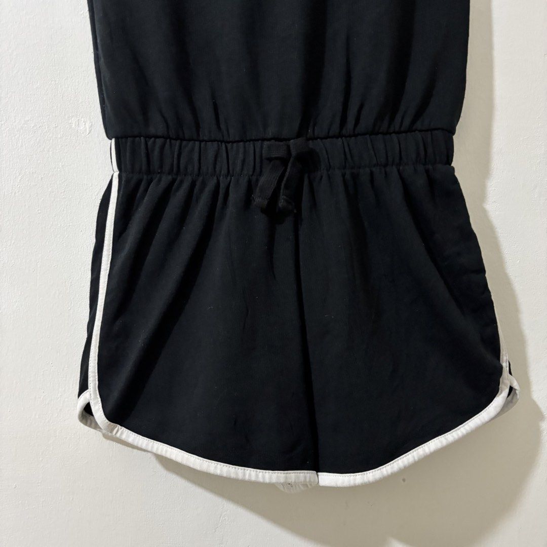 GEORGE Terry Sweat Romper Playsuit (Category: Babies & Kids Fashion) located in Tanza. Submitted by shop_qrated (Listing ID 1460903261, Image 2). Description: GEORGE Terry Sweat Romper Playsuit. For kids. May discoloration sa white part, see photos. Kayo na po maglaba. For kids 8-9 on tag..
