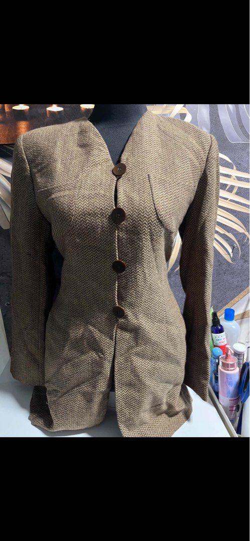 Giorgio Armani(authentic) (Category: Coats, Jackets and Outerwear) located in Caloocan City. Submitted by trebdy01 (Listing ID 1460742841, Image 3). Description: 🤎 GIORGIO ARMANI – TAILORED BLAZER/JACKET ✨ Made in Italy 🇮🇹 ✨ Elegant brown/taupe herringbone weave ✨ Beautifully tailored, fitted silhouette ✨ Classic button-front design ✨ Long sleeves with structured shoulders ✨ Front pockets ✨ Premium 57% virgin wool / 43% silk fabric ✨ Very good