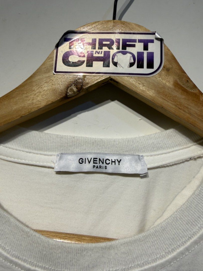 Givenchy (Category: Luxury Apparel) located in Carmen. Submitted by thriftnichoii (Listing ID 1460860579, Image 3). Description: Givenchy 20x25.5.