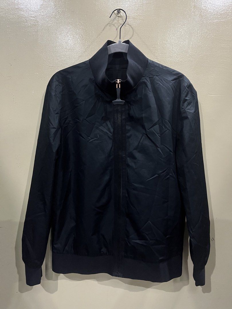 Givenchy Seam Fullzip Track Jacket (Unisex) / Black / Medium to Large (Category: Luxury Apparel) located in Camalaniugan. Submitted by anarchymonopoly052128 (Listing ID 1460913048, Image 1). Description: Width: 22 Inches Length: 26.5 Inches .