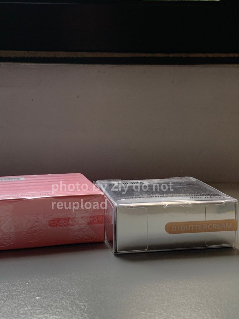 Glad2Glow Pink Cushion (Category: Makeup) located in Manila. Submitted by vz.archives (Listing ID 1460920321, Image 2). Description: GLAD2GLOW PINK & SILVER CUSHION — shade (pink cushion): 00 Affogato — shade (silver cushion) : 01 Buttercream — sealed and brand new — no issues — RFS: decluttering original price: ₱699 selling price: ₱199 buy 1 take 1: ₱359 📍 QC 📦 J&T / Lalamove 💸 payment first or 70/30 payment; buyer shoulders shipping fee..