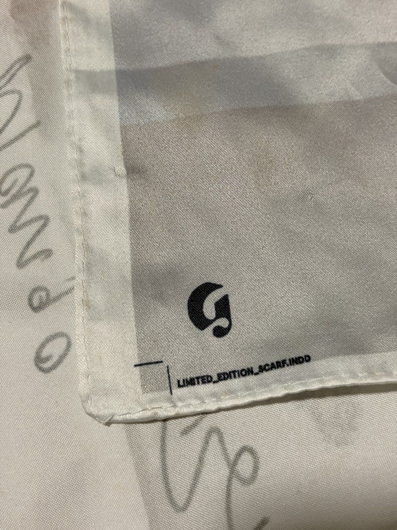 Glossier Silk headscarf / Bandana (Category: Scarves) located in Quezon City. Submitted by marsgarage (Listing ID 1460813641, Image 2). Description: RFS: not in use.