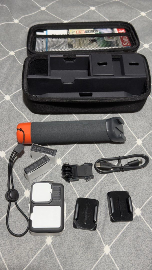 GO PRO 13 (Category: Video Cameras) located in Mandaluyong City. Submitted by rustancapi53742 (Listing ID 1460913649, Image 1). Description: - GoPro 13 bundle - Includes protective carrying case - Comes with a floating hand grip - Features extra batteries and charging cable - Mounting accessories included.