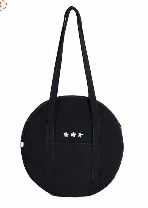 Good Totes Circle Tote Bag (Category: Tote Bags) located in Rizal. Submitted by itslun4a (Listing ID 1460829702, Image 3). Description: Circle Tote Bag bought from Singapore. RFS: Decluttering.