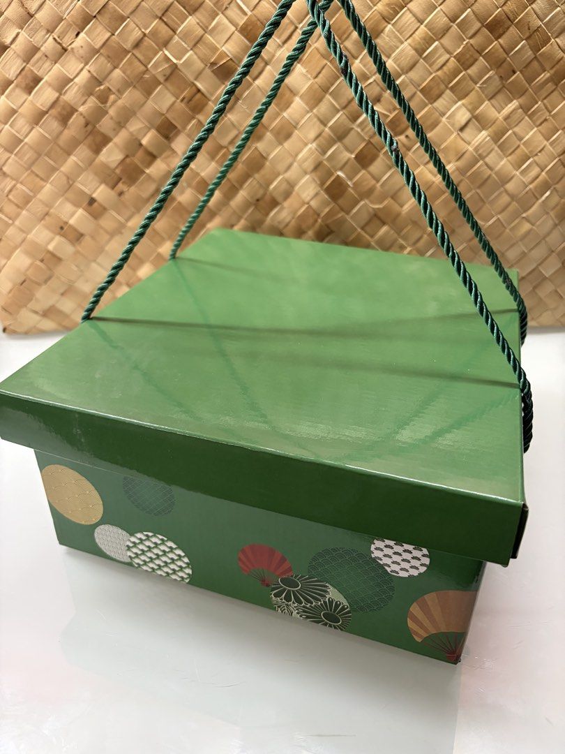 Green box with handle (Category: Occasions & Party Supplies) located in Manila. Submitted by thebookclubz (Listing ID 1460836104, Image 2). Description: .