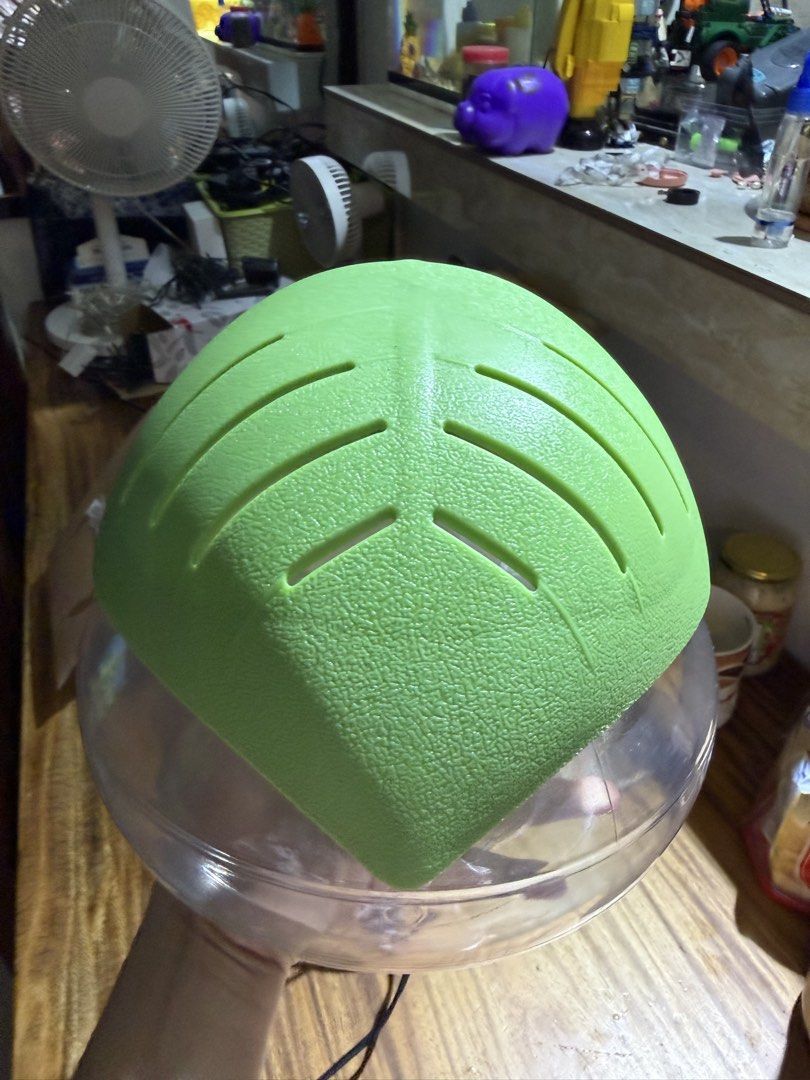 Green Leaf Humidifier (Category: Air Purifiers & Dehumidifiers) located in Carmona. Submitted by reyamee (Listing ID 1460786832, Image 2). Description: - Cute green leaf design - Adds moisture to the air - Easy to fill and operate - Perfect for desks and small rooms - Includes power cord.