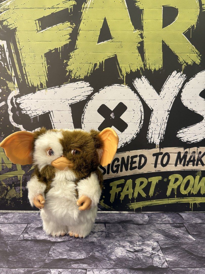 Gremlins 2 gizmo mogwai 8 inches (Category: Figurines & Statues) located in Taguig. Submitted by fart_toys (Listing ID 1460904501, Image 2). Description: GREMLiNS 2 The New Batch Gizmo Mogwai 8”Vintage 1997.