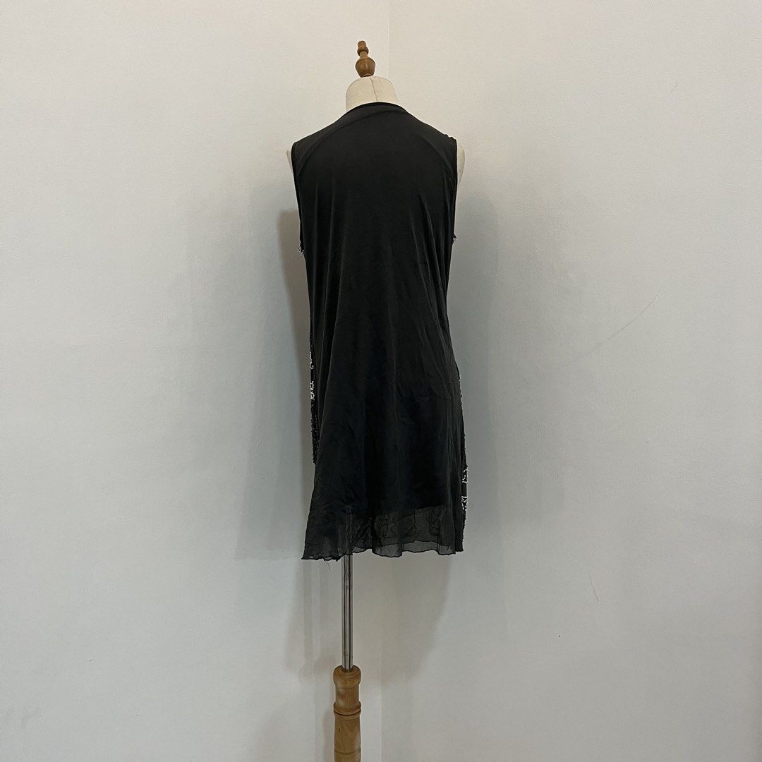 grey beaded dress | stretchable, s-m | fun, classic, basic, ibiza, party (Category: Dresses) located in Angeles City. Submitted by popsyluvain (Listing ID 1460798886, Image 3). Description: 💗 dress measurement 𑣲 bust: 34” 𑣲 waist: 34” 𑣲 hips: 36” 𑣲 front length (sleeves to hem): 33” 💗 key features 𑣲 elasticity: semi-stretched 𑣲 closure: none 𑣲 lining: fully lined 💗 conditions & flaws 𑣲 flaws: loose beads 𑣲 note: no “when worn” photos 