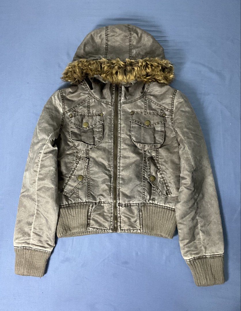 Grey Hooded Bomber Jacket with Fur Trim (Category: Coats, Jackets and Outerwear) located in Taguig. Submitted by sitti.d (Listing ID 1460857072, Image 1). Description: Length-19 Width-18 Sleeves-23 Dm for more questions :).