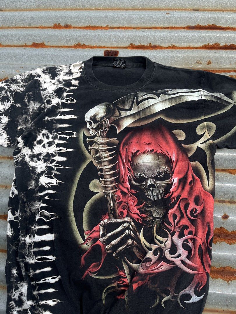 Grunge Tee (Category: Tshirts & Polo Shirts ) located in Manila. Submitted by archival.thr1ft (Listing ID 1460908802, Image 3). Description: A rarest i’ve seen with the graphics and other details of the shirt 22 Width 28 Length In a prestige condition!.