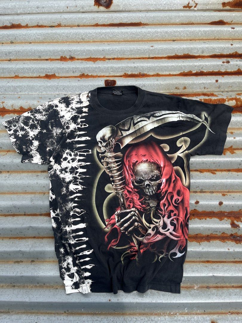 Grunge Tee (Category: Tshirts & Polo Shirts ) located in Manila. Submitted by archival.thr1ft (Listing ID 1460908802, Image 1). Description: A rarest i’ve seen with the graphics and other details of the shirt 22 Width 28 Length In a prestige condition!.