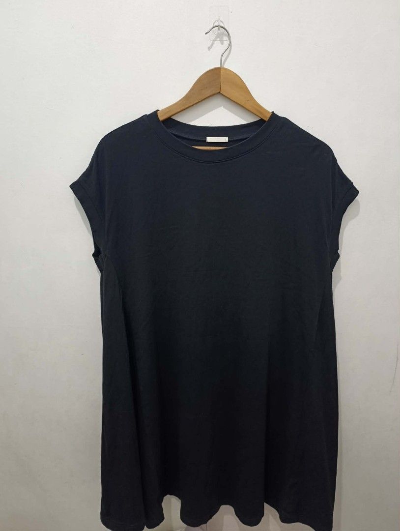 GU dress (Category: Others Tops) located in Mandaluyong City. Submitted by kasoysoythrift28 (Listing ID 1460872451, Image 1). Description: small on tag 32.34.5 dimes.