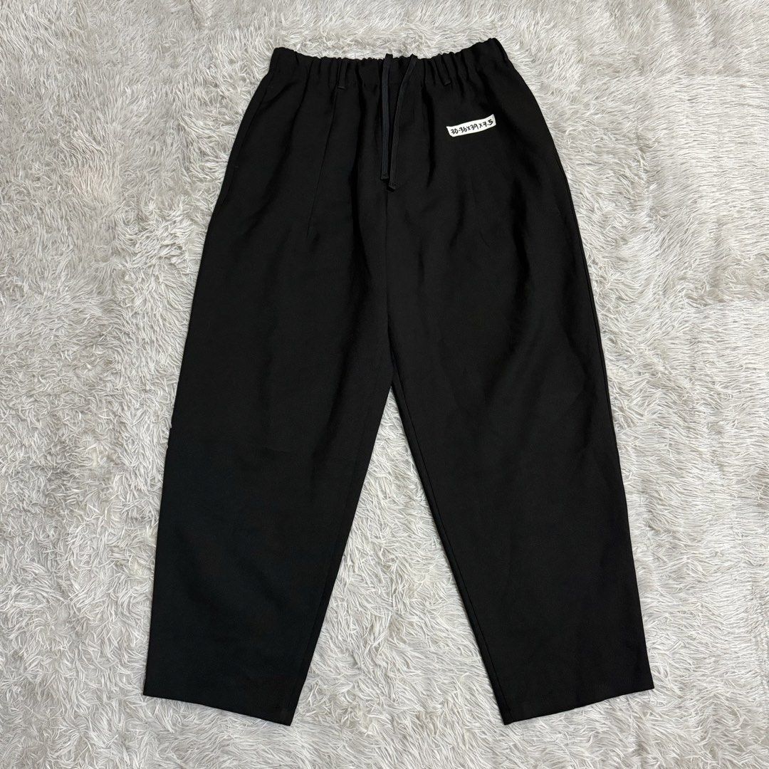 GU MEN’S BALOON PANTS (Category: Trousers) located in Manila. Submitted by thrifthing_121102 (Listing ID 1460904068, Image 1). Description: GU MEN’S BALOON PANTS •SIZE: LARGE •WAIST - 30-36” •LENGTH - 39” •HEM - 7.5” •EXCELLENT CONDITION •NO ISSUES ₱499 + SF ✅All items are in excellent to new condition. ✅Color may vary due to lighting. 📦J&T Express or Lalamove Shipping. 💸Gcash Payment. 📍Moonwalk, Paranaque City.
