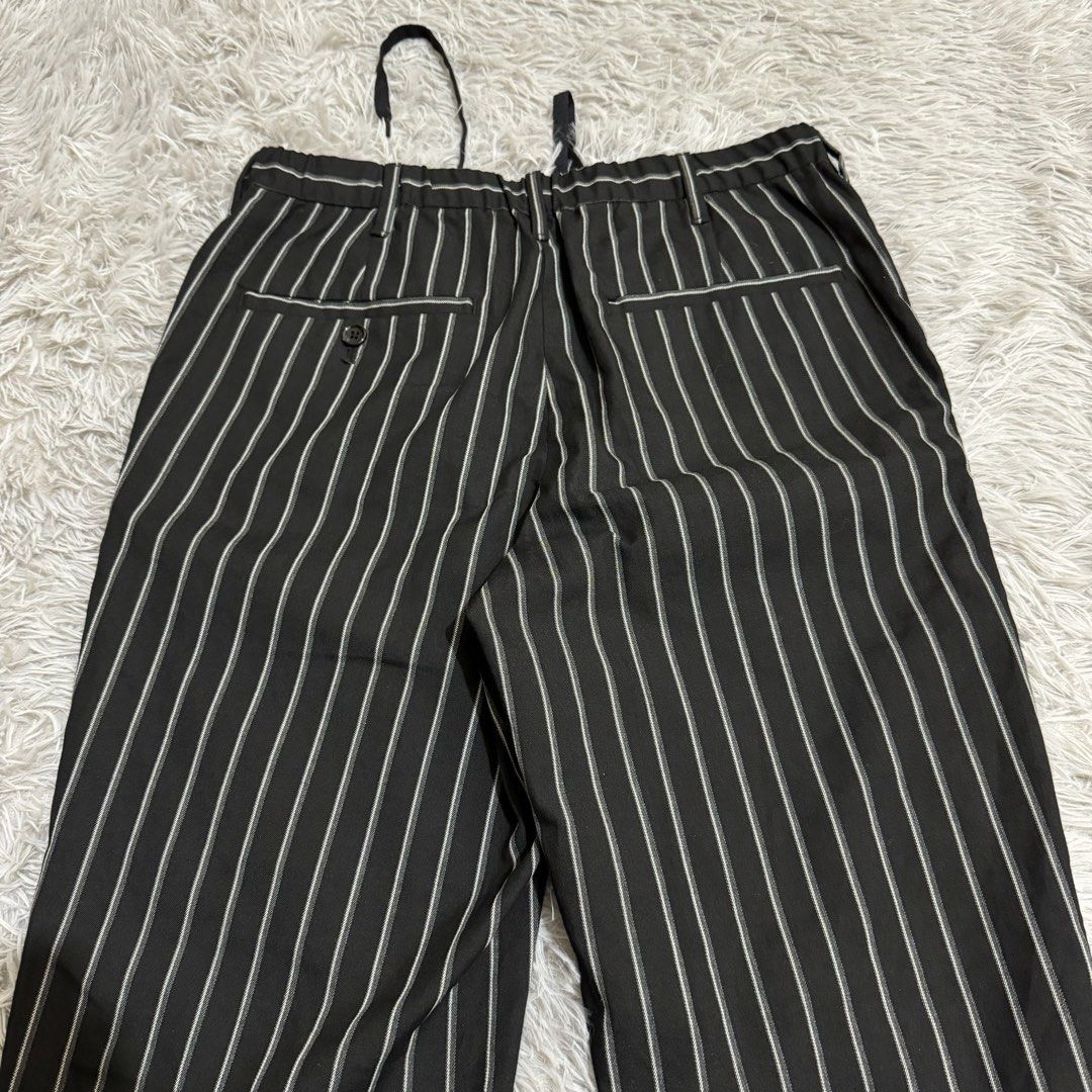 GU MEN’S EASY ANKLE PANTS (Category: Trousers) located in Manila. Submitted by thrifthing_121102 (Listing ID 1460904244, Image 3). Description: GU MEN’S EASY ANKLE PANTS •SIZE: SMALL •WAIST - 29-30” •LENGTH - 36” •HEM - 6” •EXCELLENT CONDITION •NO ISSUES ₱499 + SF ✅All items are in excellent to new condition. ✅Color may vary due to lighting. 📦J&T Express or Lalamove Shipping. 💸Gcash Payment. 📍Moonwalk, Paranaque City.