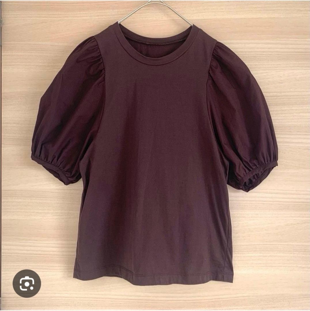 GU volume sleeve tshirt (Category: Coats, Jackets and Outerwear) located in Manila. Submitted by kath_1127 (Listing ID 1460827106, Image 1). Description: likenew condition chocobrown size Large.