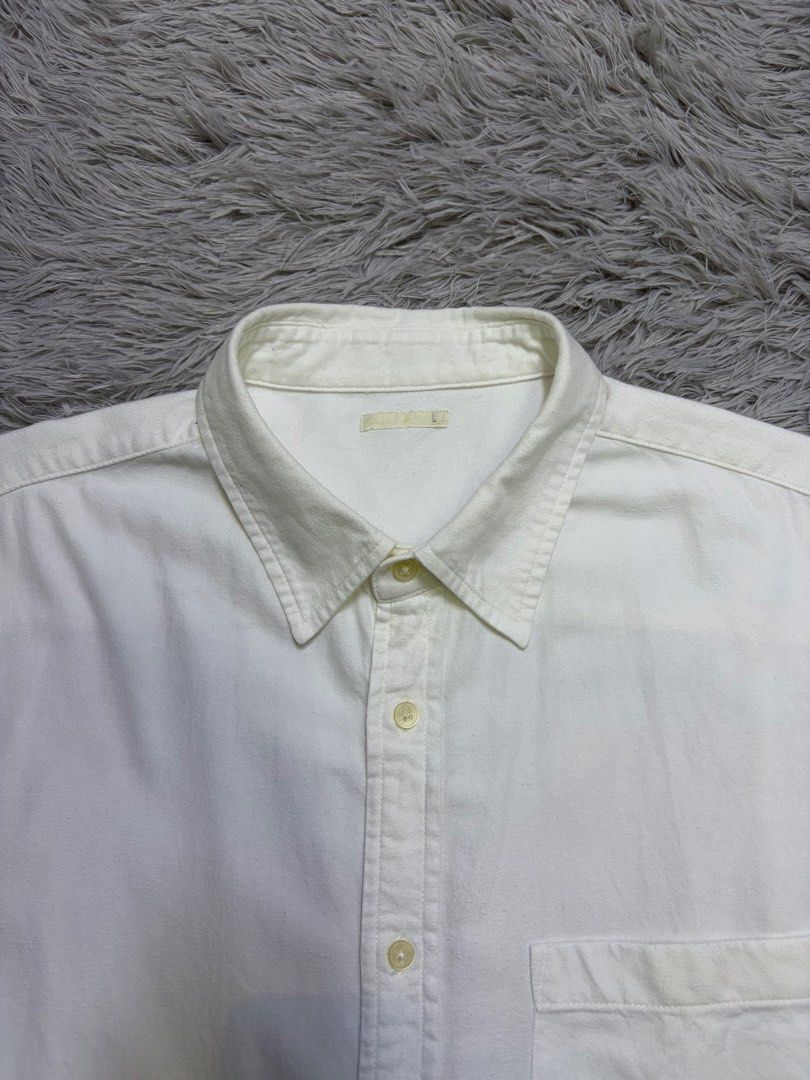 GU White Longsleeve (Category: Formal Shirts) located in Rodriguez. Submitted by thriftlangnidrei (Listing ID 1460852863, Image 2). Description: GU White Longsleeve Excellent condition No issue .