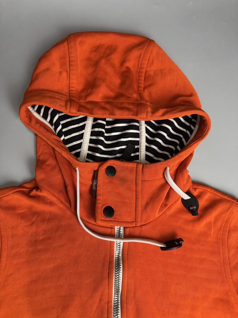 Gucci - Gianini Era - Jacket (Category: Luxury Apparel) located in San Pablo. Submitted by hiddenrygn (Listing ID 1460856530, Image 2). Description: Gucci - Gianini Era - Jacket Size : XS on tag (17” 21”) Still in good condition Authentic DM!.