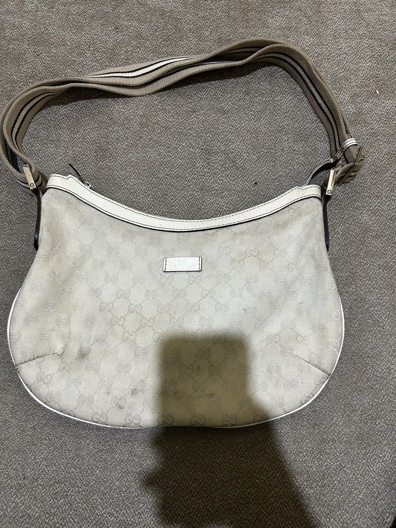 Gucci cross body bag (Category: Cross-body Bags) located in Aurora. Submitted by purethrift07 (Listing ID 1460830754, Image 1). Description: Maganda Dm me Solid na solid Fresh from the bale .