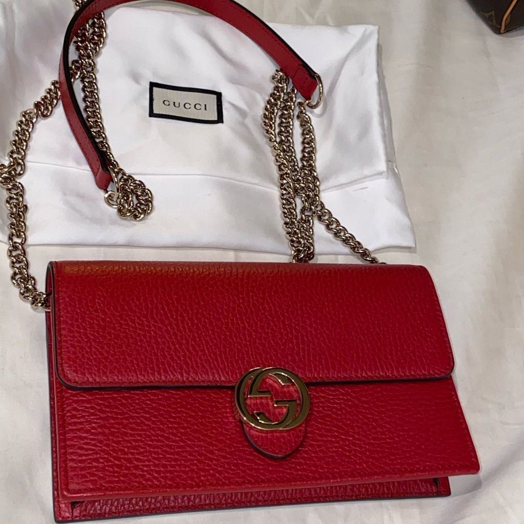 Gucci Interlocking GG Wallet - RANK SA (Category: Cross-body Bags) located in Baguio. Submitted by prlvdbylovie (Listing ID 1460739684, Image 1). Description: Authentic 100% Bought in Japan 2nd hand Looks unused pa because i only used it once .