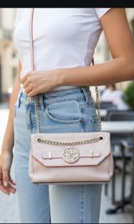 (Category: ) located in . Submitted by chinitasjapanbags (Listing ID 1460828169, Image 1). Description: .